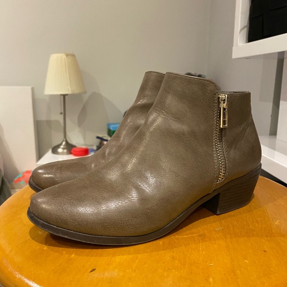 “Call it Spring” (vegan) leather low boots, size 7.5 US women’s - Picture 1 of 6